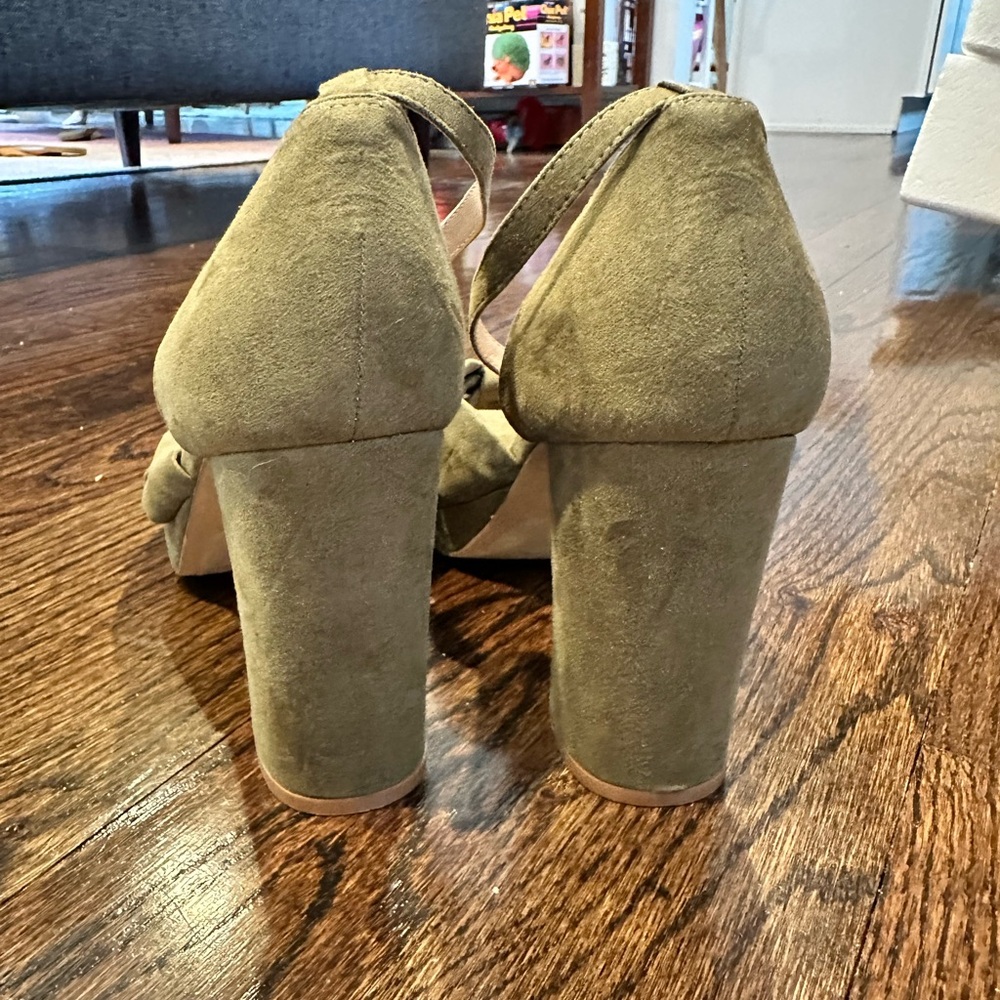 LOFT NWOT Green Block Heel Sandals with Ankle Strap - Picture 3 of 6